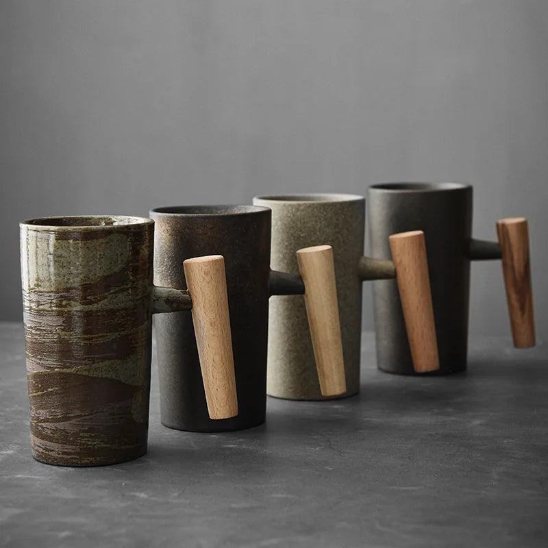 Keramische Mok met Houten Handvat – Handgemaakt – Uniek Design – Voor Koffie of Thee