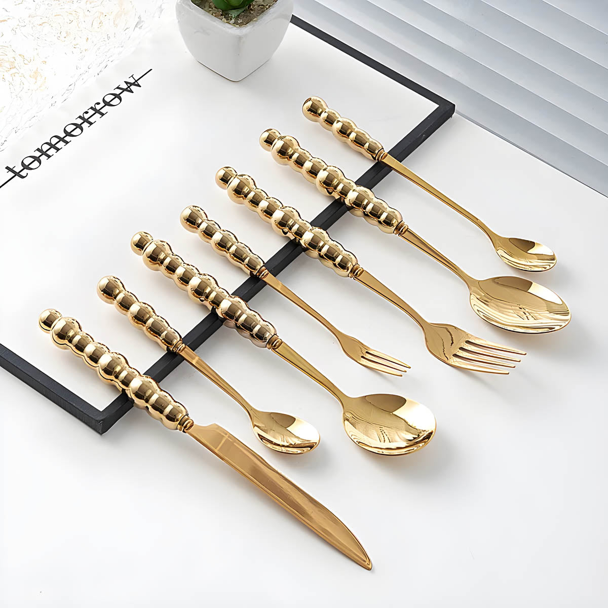 Bestekset met Parels – Elegante Handgrepen – RVS – Voor Diner of Feest