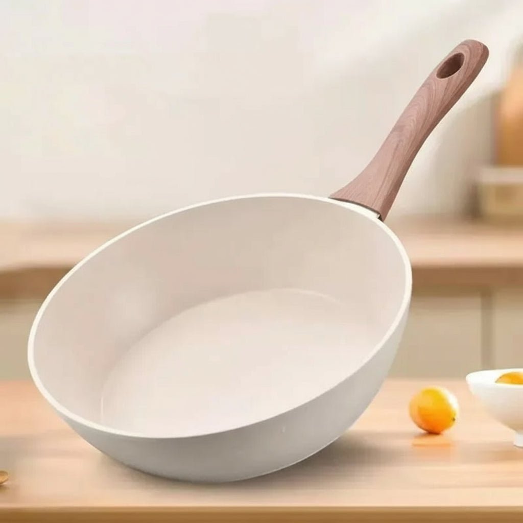 Koekenpan met Houten Handvat – Non-stick Coating – Voor Koken en Bakken