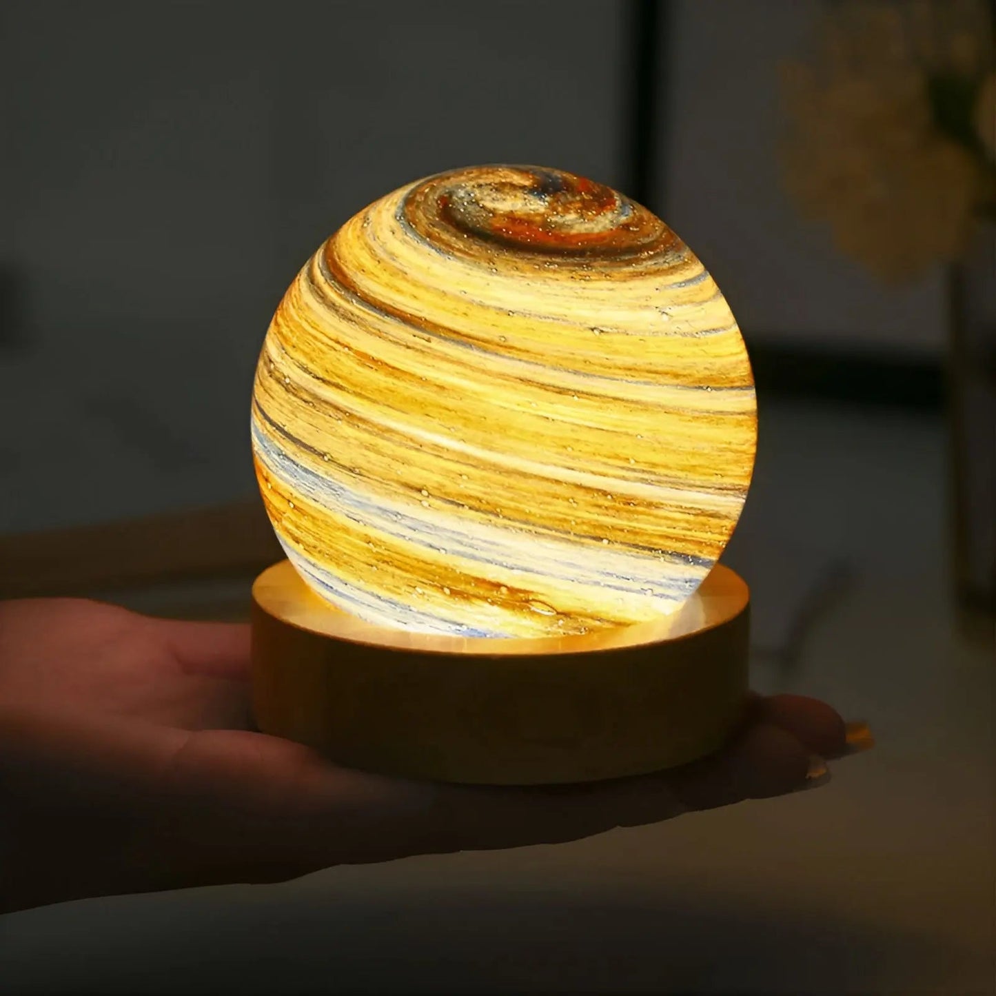 Sfeervolle 3D Planeetlamp – Met Houten Basis – Voor Kamerdecoratie